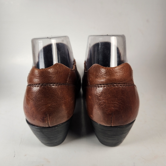 BORN Women's Rissa Ankle Booties Size 9 Brown Leather Western Heel Slip On - Picture 12 of 13